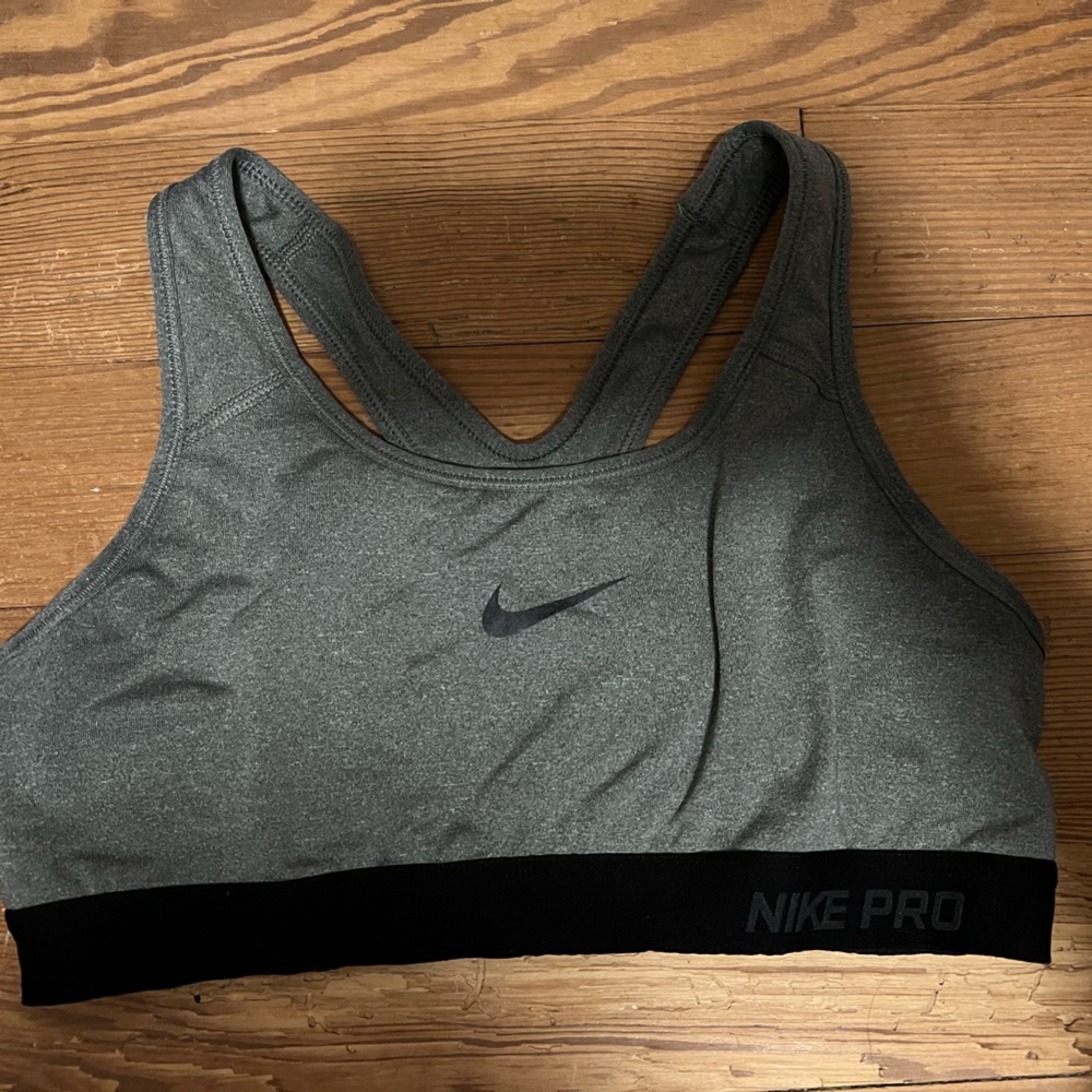 Nike pro sports bra